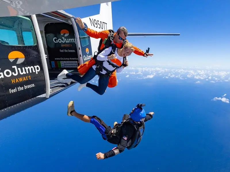 Tandem Skydiving with GoJump in Hawaii on Oʻahu