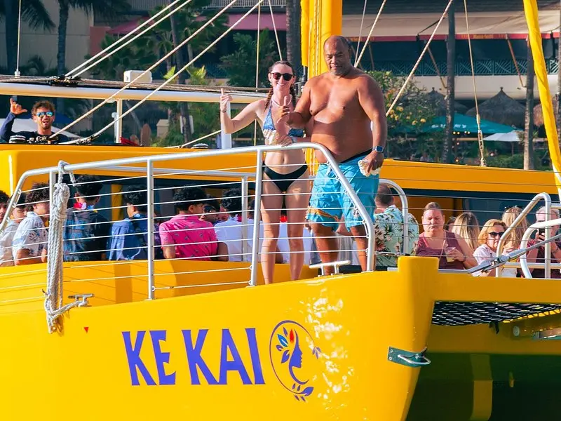 90 Minute Turtle Canyon Waikiki Catamaran Snorkel on Oʻahu